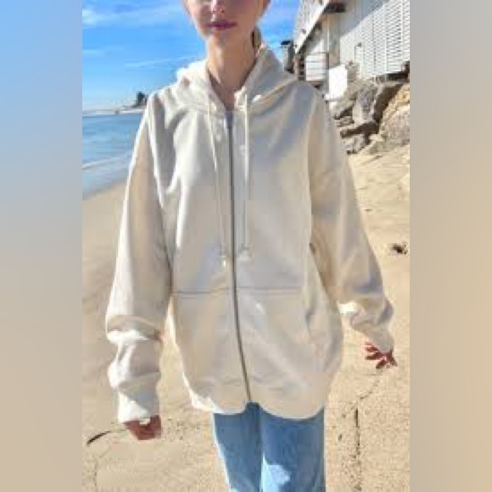 Brandy Melville Christy hoodie